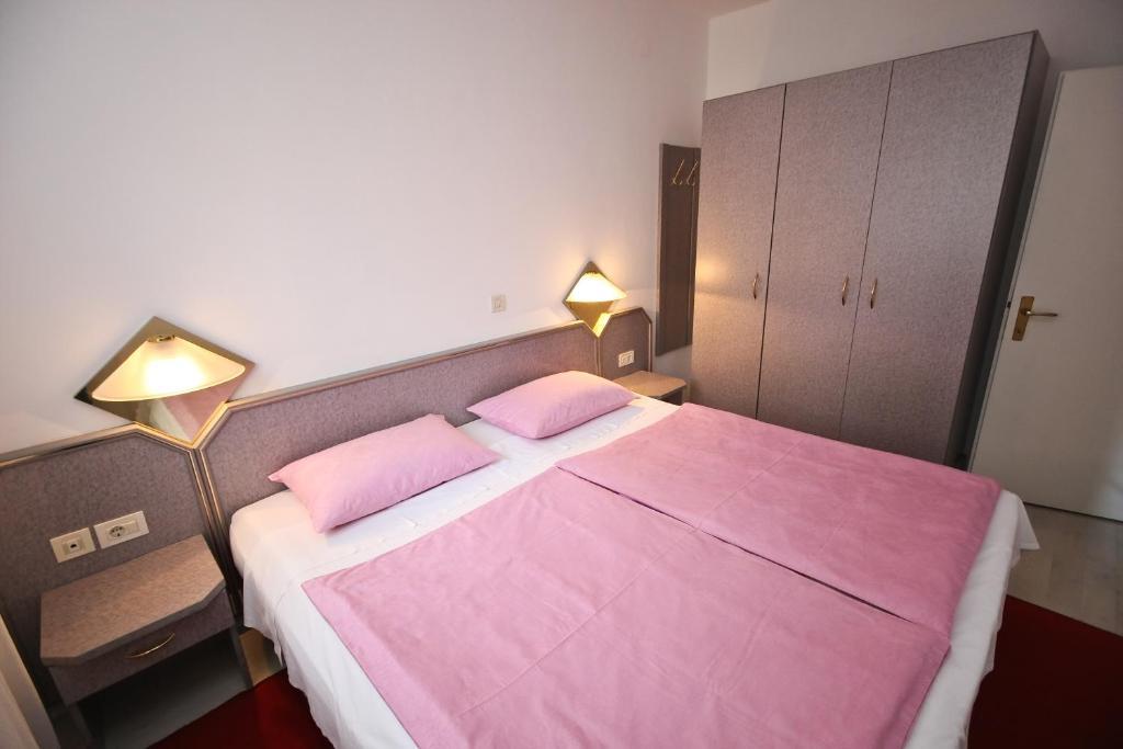 Apartments Villa Ana تْسافتات الغرفة الصورة